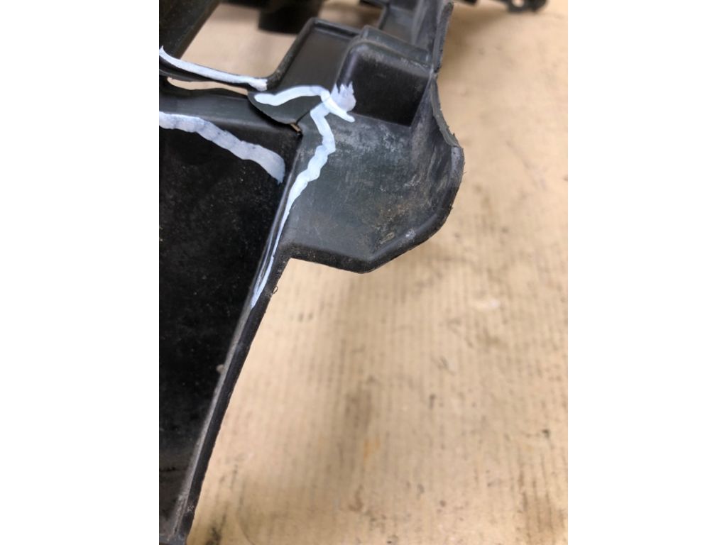 5C6 807 394 | Кронштейн заднего бампера прав. VOLKSWAGEN JETTA USA 10-17 - Фото 4