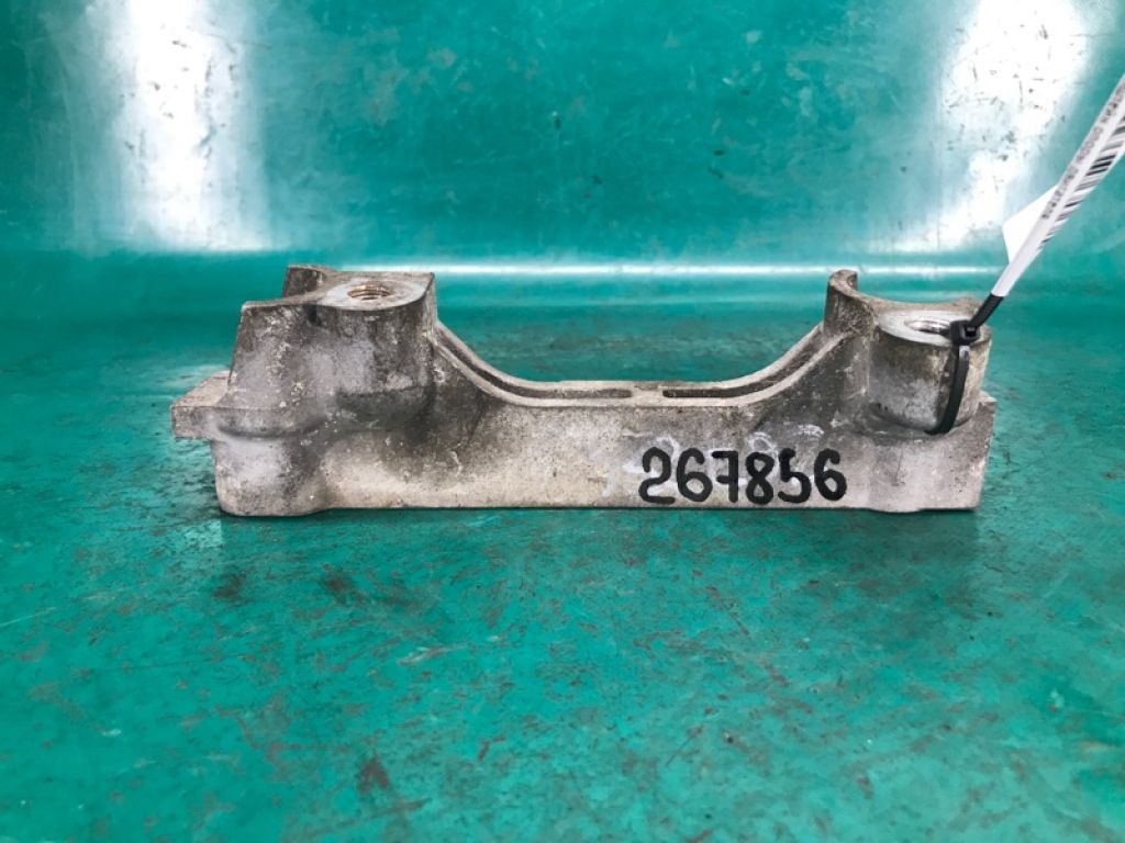 12341-26010 | Кронштейн опоры двигателя TOYOTA RAV4 05-12