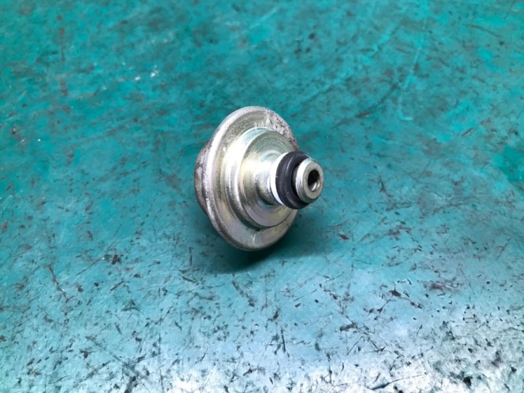 23270-31010 | Клапан давления топлива TOYOTA RAV4 05-12