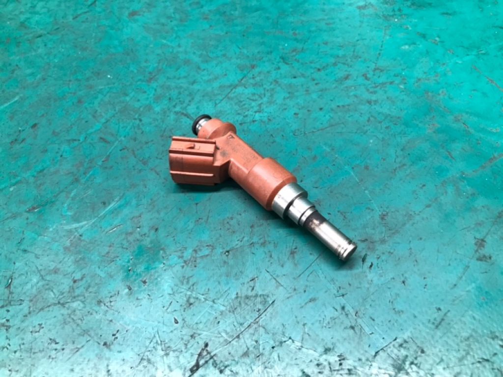 23209-31050 | Форсунка паливна TOYOTA RAV4 05-12