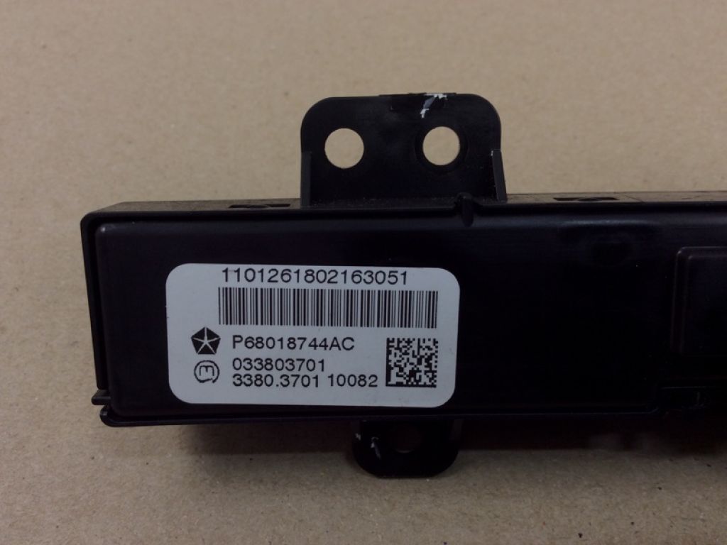 68018744AD | Блок кнопок консоли DODGE JOURNEY 08-20 - Фото 3