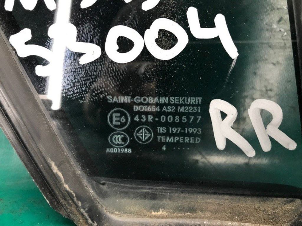 BN8V-72-661A | Скло дверей глухе задн. прав. MAZDA 3 BK 03-08 - Фото 2