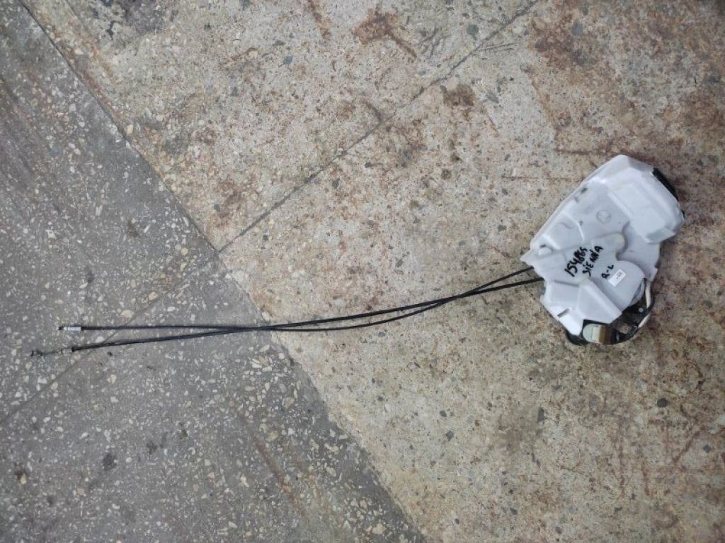 69300-08020 | Замок двери боковой задн. лев. TOYOTA SIENNA 11-16