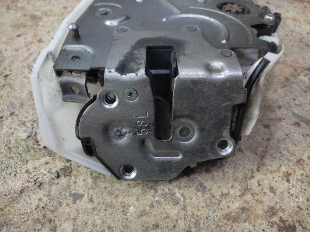 69300-08020 | Замок двери боковой задн. лев. TOYOTA SIENNA 11-16 - Фото 6