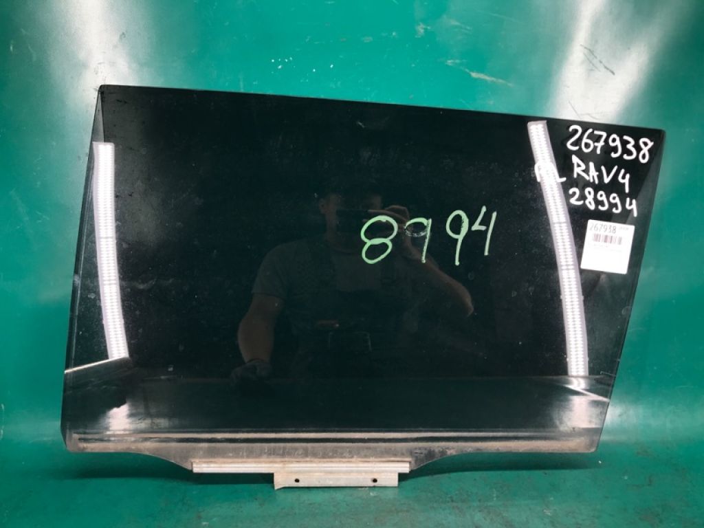 68104-42110 | Стекло двери задн. лев. TOYOTA RAV4 05-12