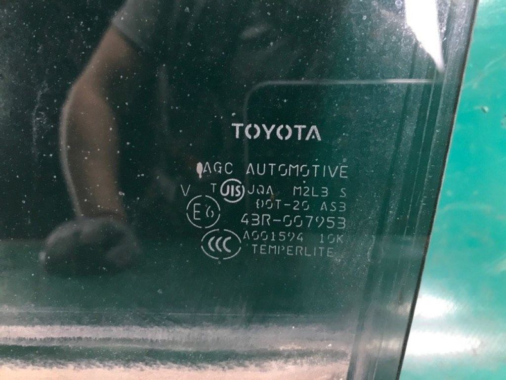 68104-42110 | Стекло двери задн. лев. TOYOTA RAV4 05-12 - Фото 2