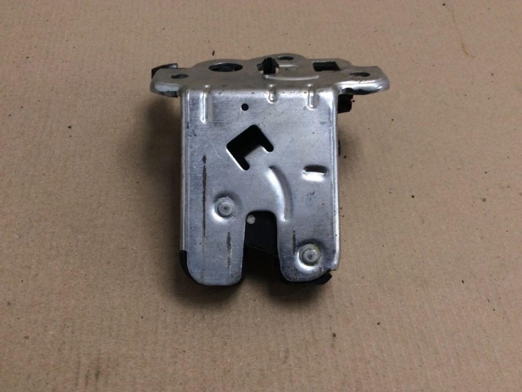 5C6 827 505 C | Замок кришки багажника VOLKSWAGEN JETTA USA 10-17