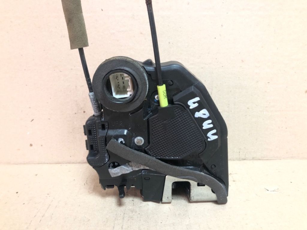 69050-06100 | Замок двери задн. прав. TOYOTA CAMRY 40 06-11