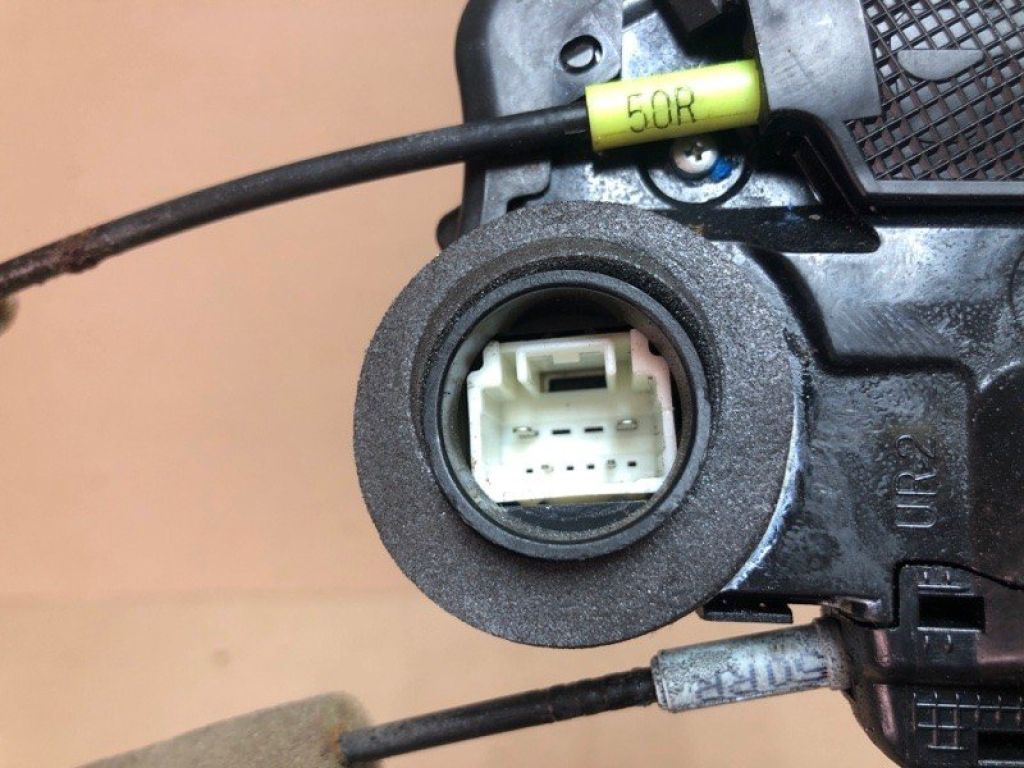 69050-06100 | Замок двери задн. прав. TOYOTA CAMRY 40 06-11 - Фото 2