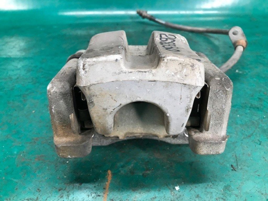 47830-06120 | Супорт гальмівний задн. прав. TOYOTA CAMRY 55 14-17 - Фото 3