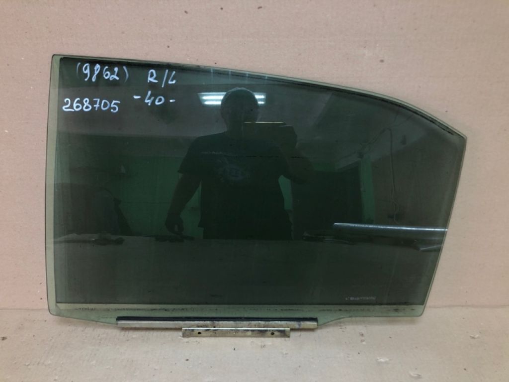 68104-06090 | Стекло двери задн. лев. TOYOTA CAMRY 40 06-11