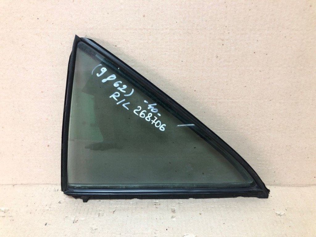 68124-06050 | Скло дверей глухе задн. лів. TOYOTA CAMRY 40 06-11