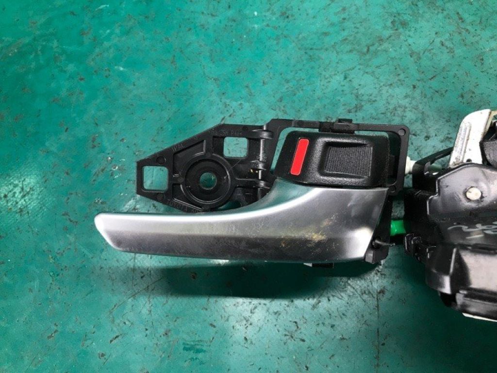 69030-0C050 | Замок двери передн. прав. TOYOTA CAMRY 55 14-17 - Фото 6