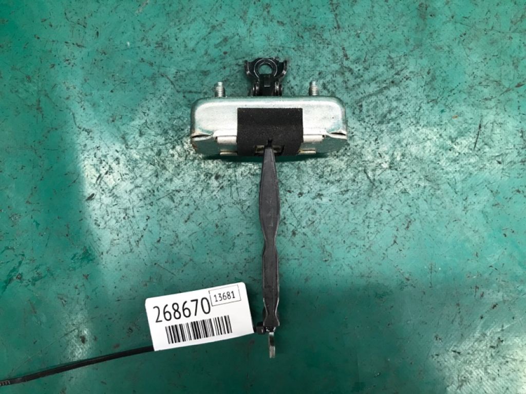 68630-06082 | Ограничитель двери задн. прав. TOYOTA CAMRY 55 14-17