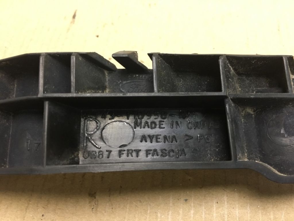 7T4Z-17E814-A | Кронштейн переднего бампера прав. FORD EDGE 06-14 - Фото 4