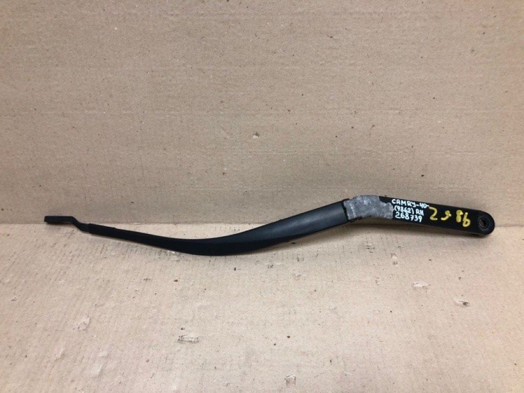 85211-06050 | Поводок стеклоочистителя передний прав. TOYOTA CAMRY 40 06-11