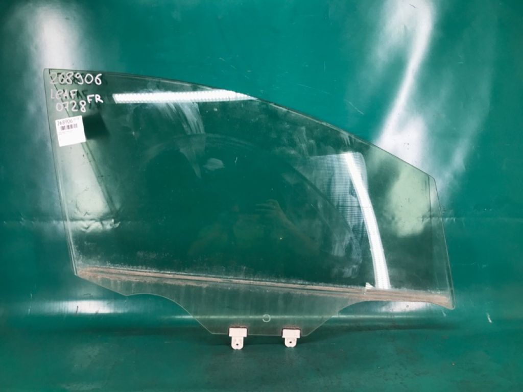 80300-3NA5A | Стекло двери передн. прав. NISSAN LEAF 10-17