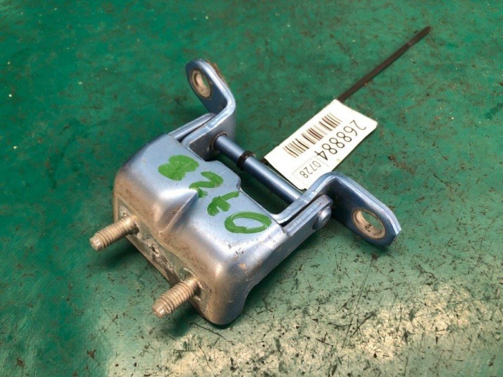 82400-3NA0A | Петля двері верхня задн. прав. NISSAN LEAF 10-17 - Фото 4