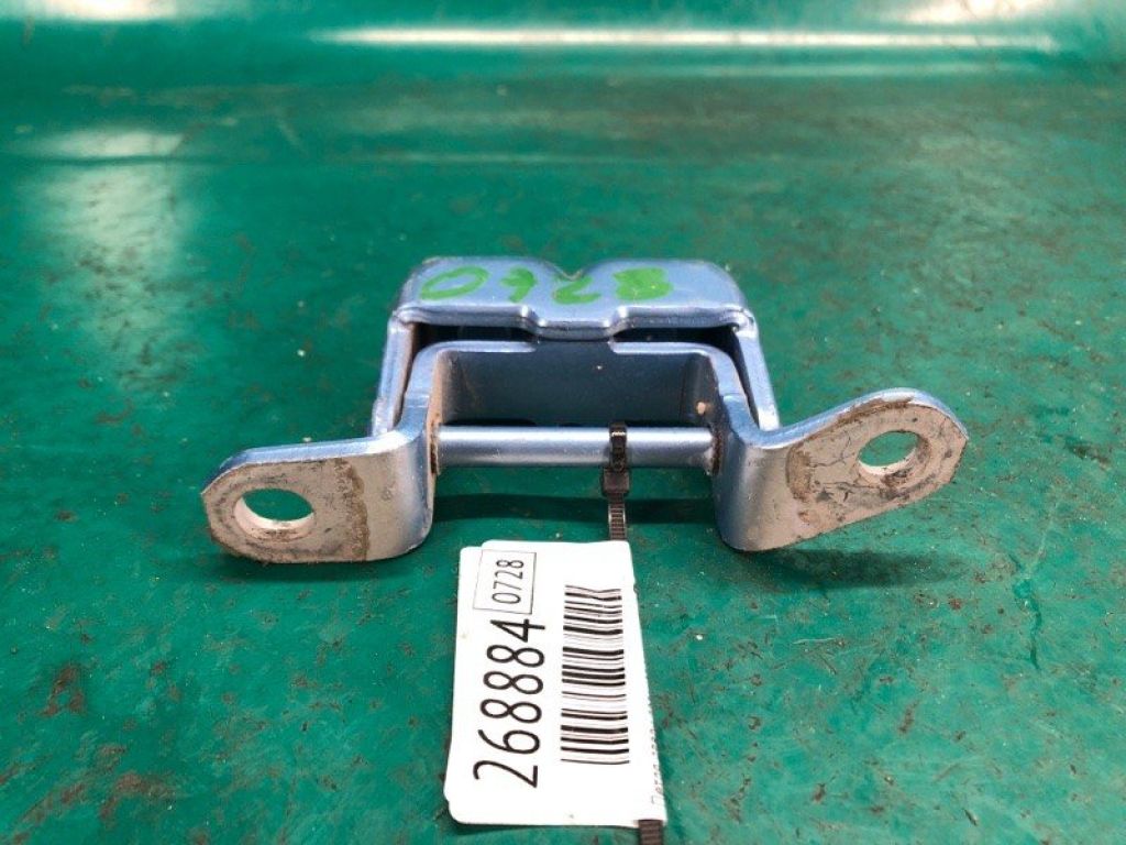 82400-3NA0A | Петля двері верхня задн. прав. NISSAN LEAF 10-17 - Фото 6