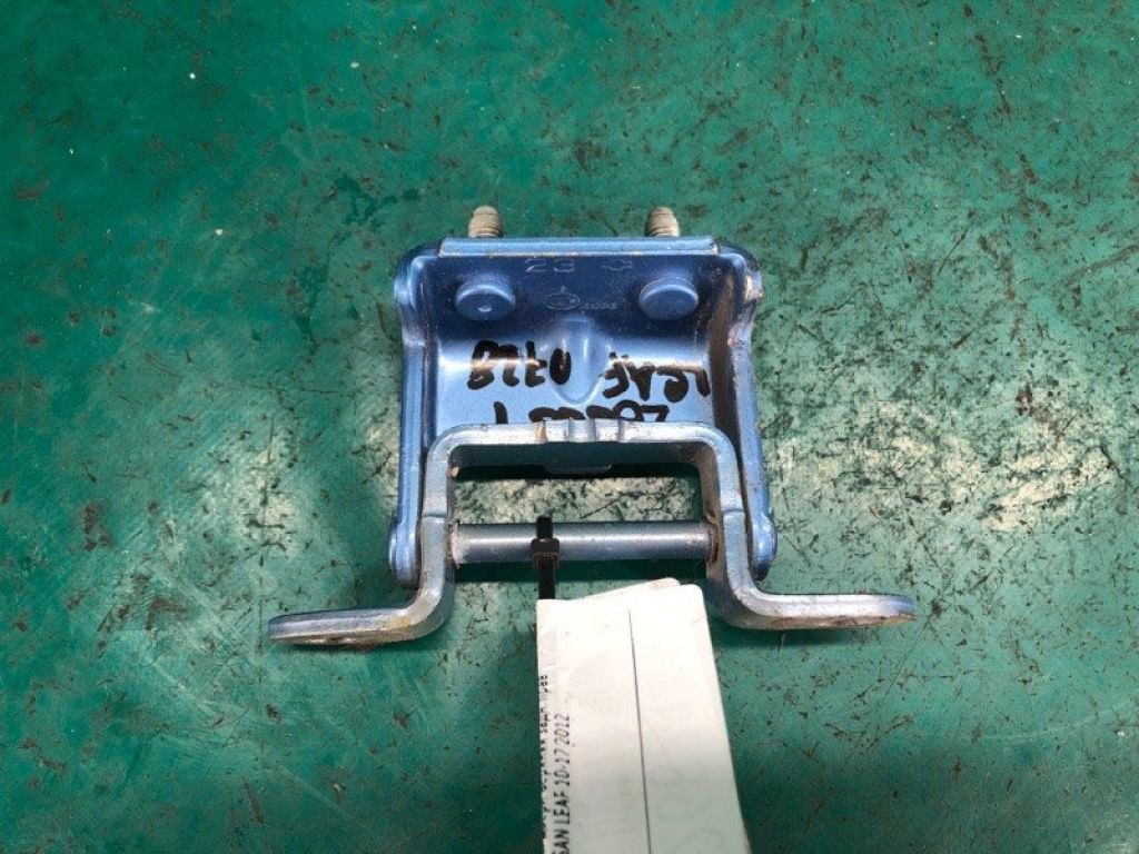 82400-3NA0A | Петля двері верхня задн. прав. NISSAN LEAF 10-17 - Фото 7