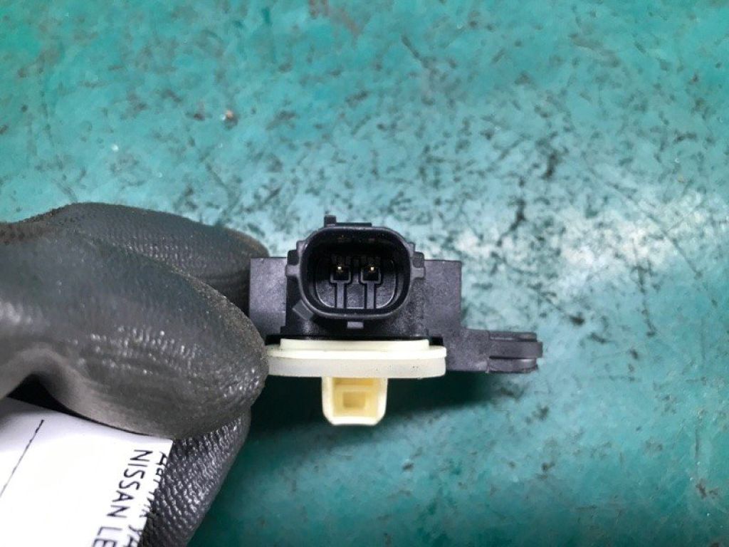 98836-1MA0A | Датчик удару передн. прав. NISSAN LEAF 10-17 - Фото 5