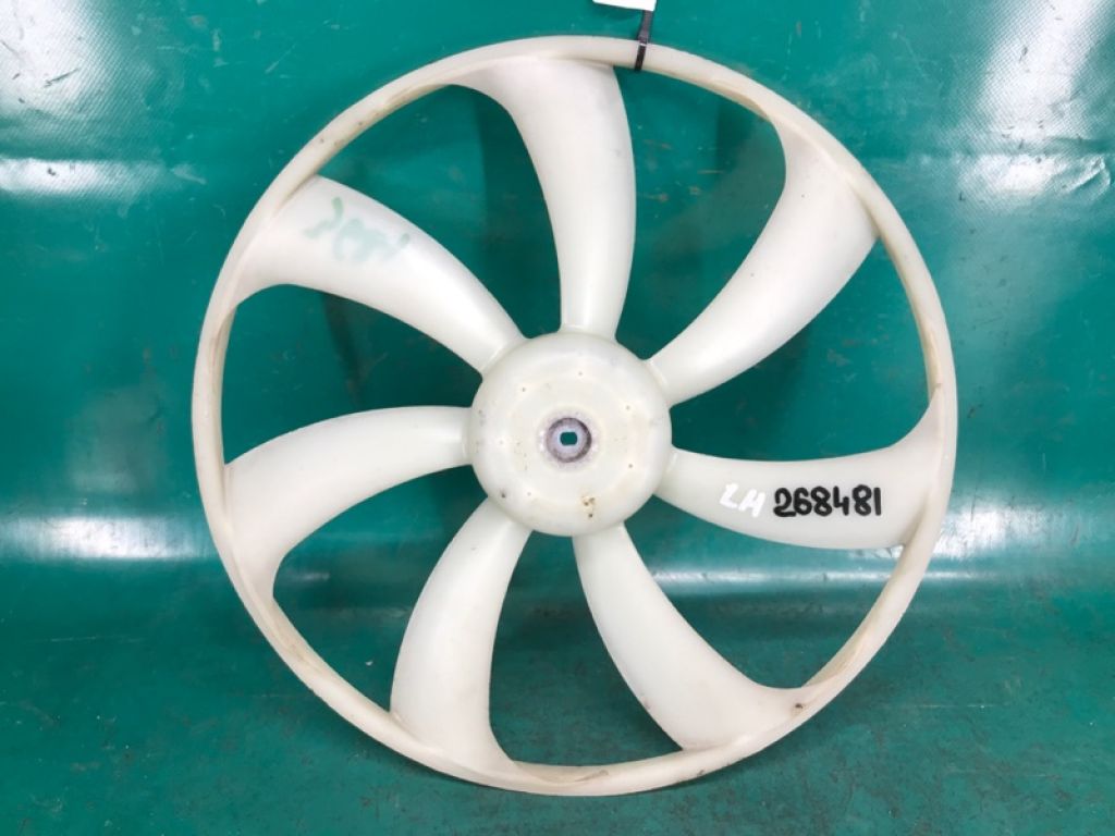 16361-0V420 | Крильчатка вентилятора основного радіатора лів. TOYOTA CAMRY 55 14-17