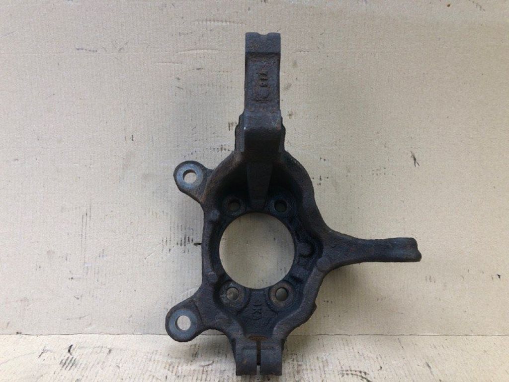 40014-1KA1A | Кулак поворотный передн. прав. NISSAN JUKE 10-19