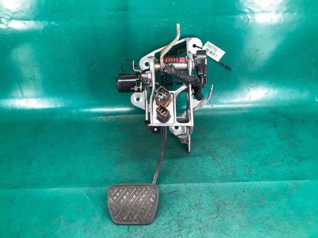 46501-3NA0B | Педаль тормоза NISSAN LEAF 10-17
