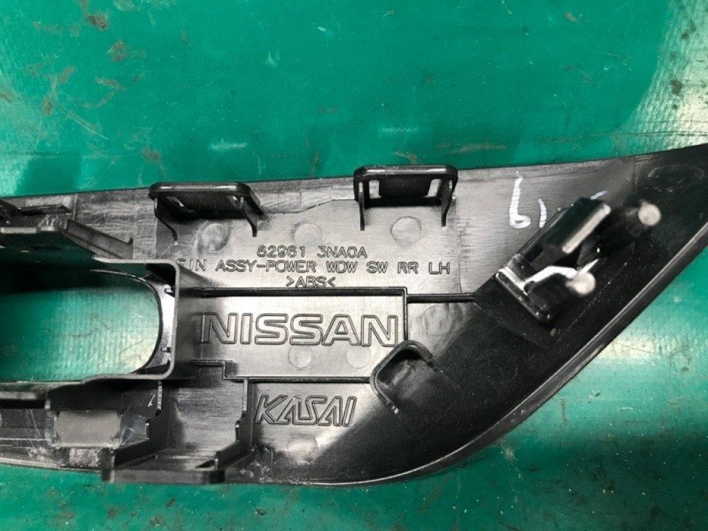82961-3NA0A | Накладка кнопок стеклоподъемника задн. лев. NISSAN LEAF 10-17 - Фото 5