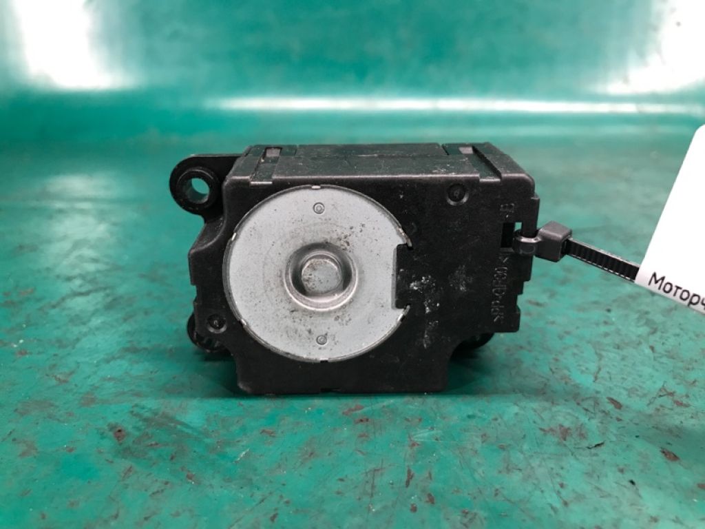 27730-1FC1B | Моторчик заслінки пічки NISSAN LEAF 10-17