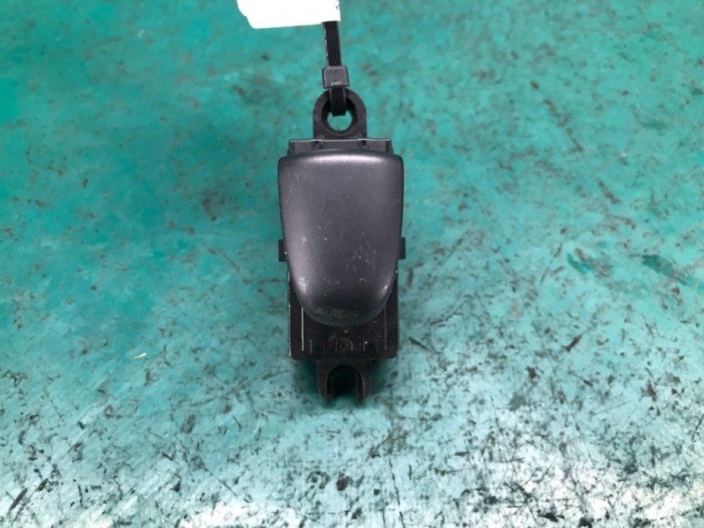 25411-1KL5A | Кнопка стеклоподъемника задн. лев. NISSAN LEAF 10-17