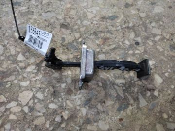 Обмежувач дверей задн. лів. NISSAN ALTIMA L33 12-18