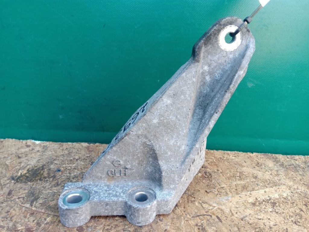 11253-3NA0A | Кронштейн двигуна передн. лів. NISSAN LEAF 10-17 - Фото 4