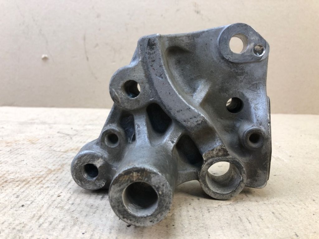 50820-STK-A02 | Кронштейн опоры двигателя прав. ACURA RDX 06-12