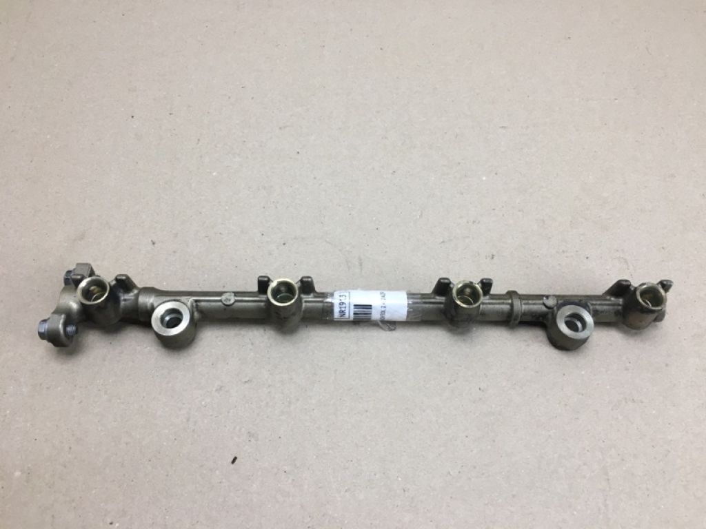 2381428030 | Топливная рейка TOYOTA CAMRY 30 02-06