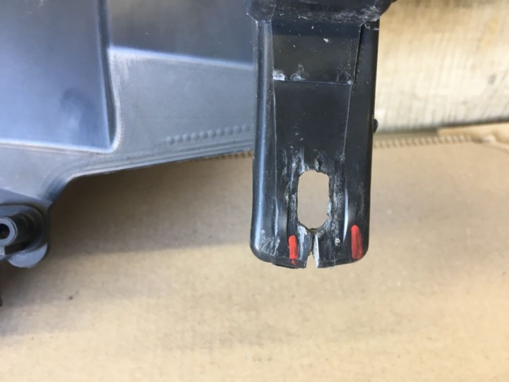 F1EZ-17C897-C | Накладка замка капота FORD FOCUS 10-18 - Фото 10