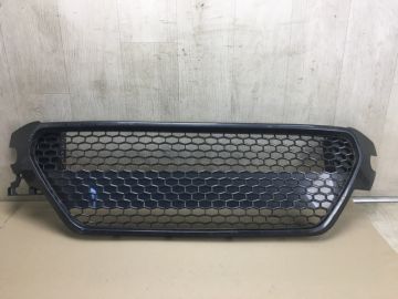 Решетка переднего бампера TOYOTA COROLLA 18-