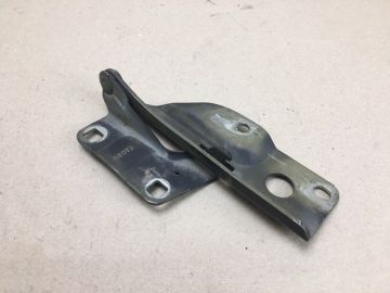 Петля капоту прав. NISSAN FRONTIER 04-21