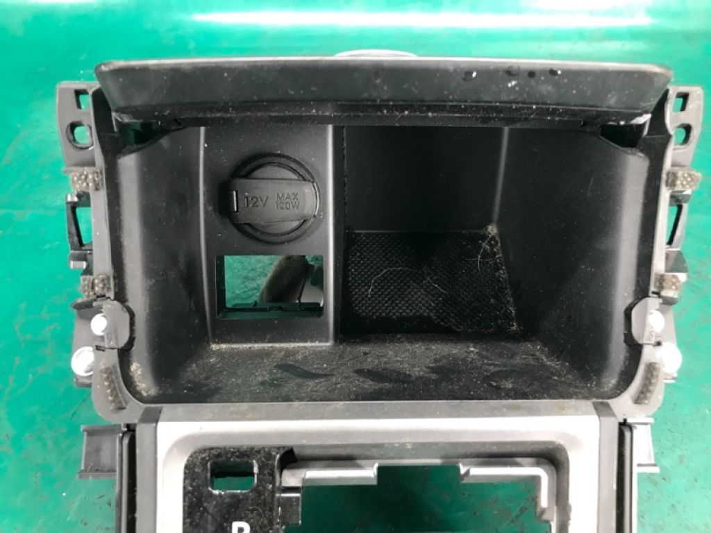 84650-3XDF0SA5 | Консоль центральна HYUNDAI ELANTRA MD 10-15 - Фото 3