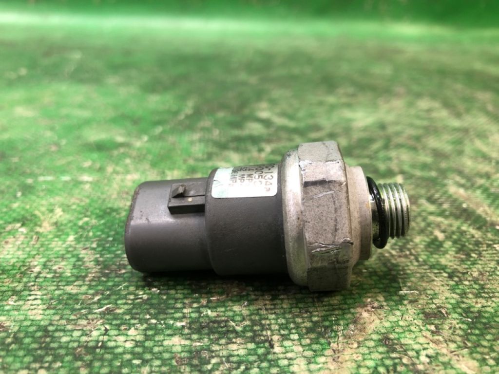88645-08010 | Датчик тиску кондиціонера TOYOTA COROLLA 120 00-07