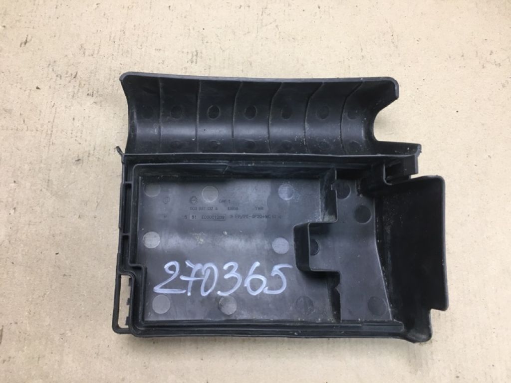 5C0 937 132 A | Кришка блоку запобіжників VOLKSWAGEN JETTA USA 10-17 - Фото 3