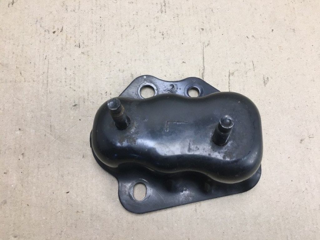 52182-02040 | Кронштейн заднего бампера лев. TOYOTA COROLLA 120 00-07