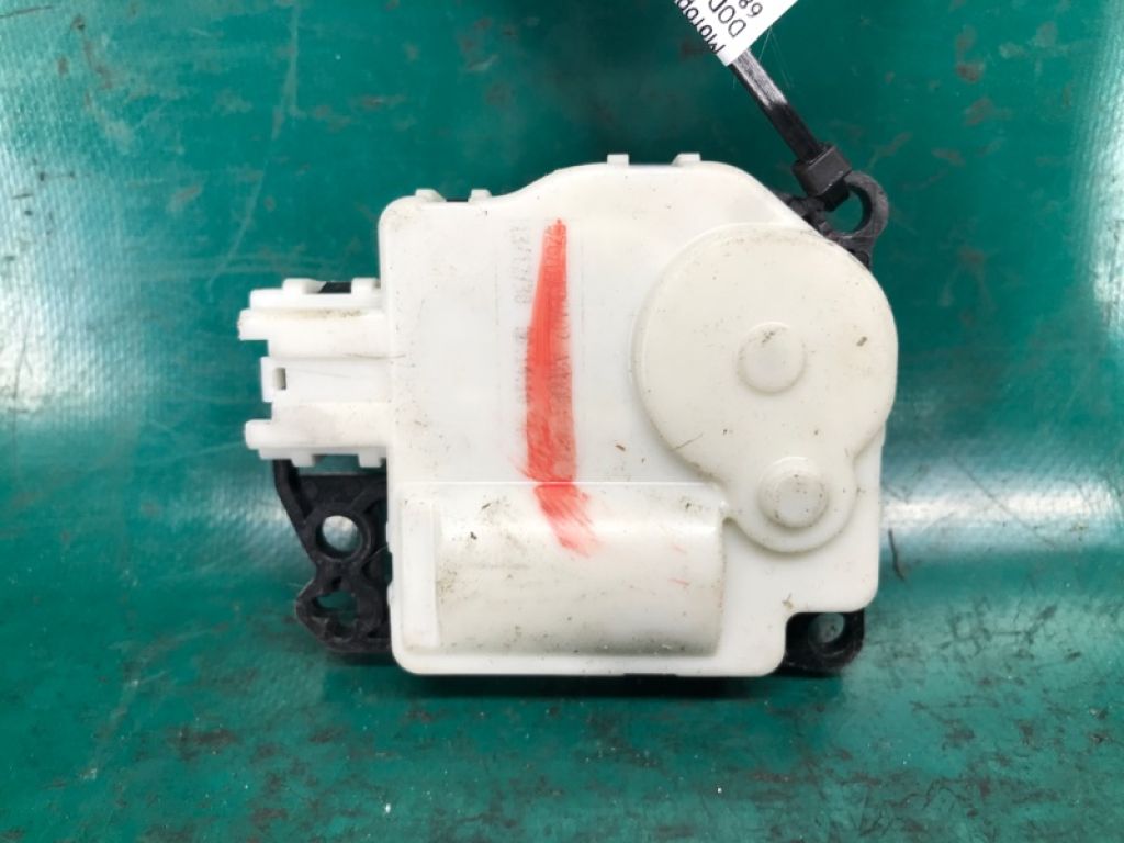 68232703AA | Моторчик заслонки печки задн. DODGE DURANGO 11- (WD) - Фото 2