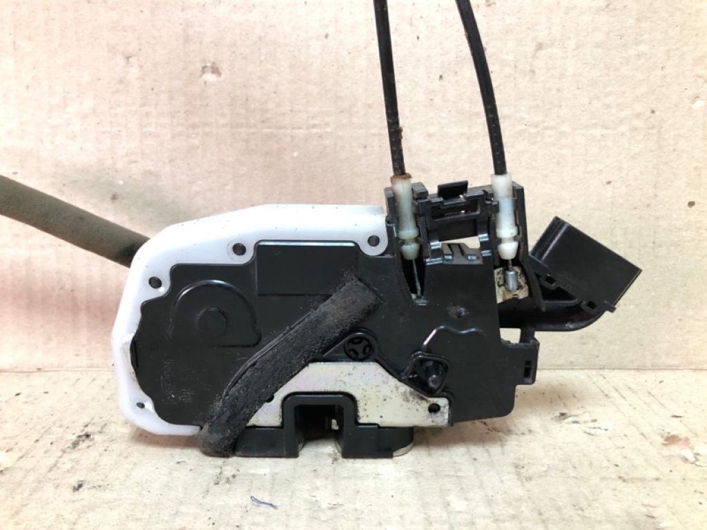 82501-ZX60A | Замок двері задн. лів. NISSAN ALTIMA L32 07-12