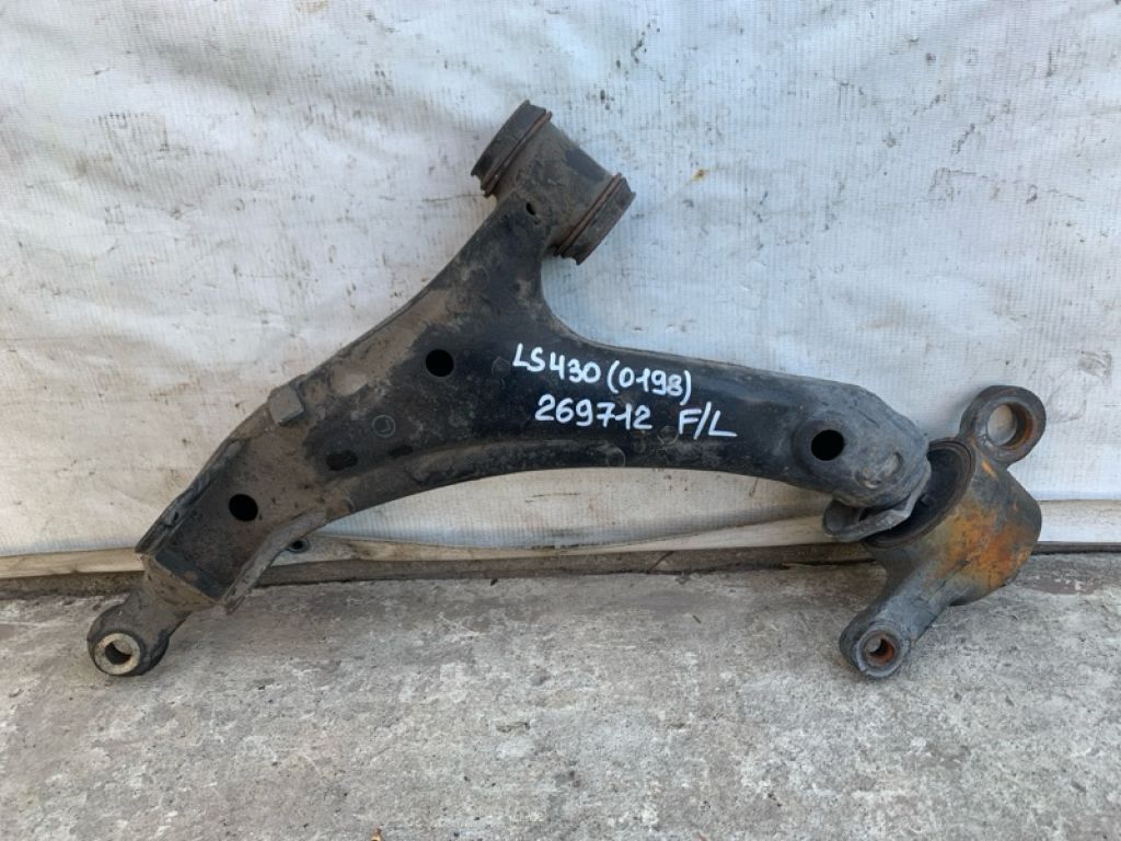 48640-50050 | Важіль передньої підвіски нижній лів. LEXUS LS430 00-06