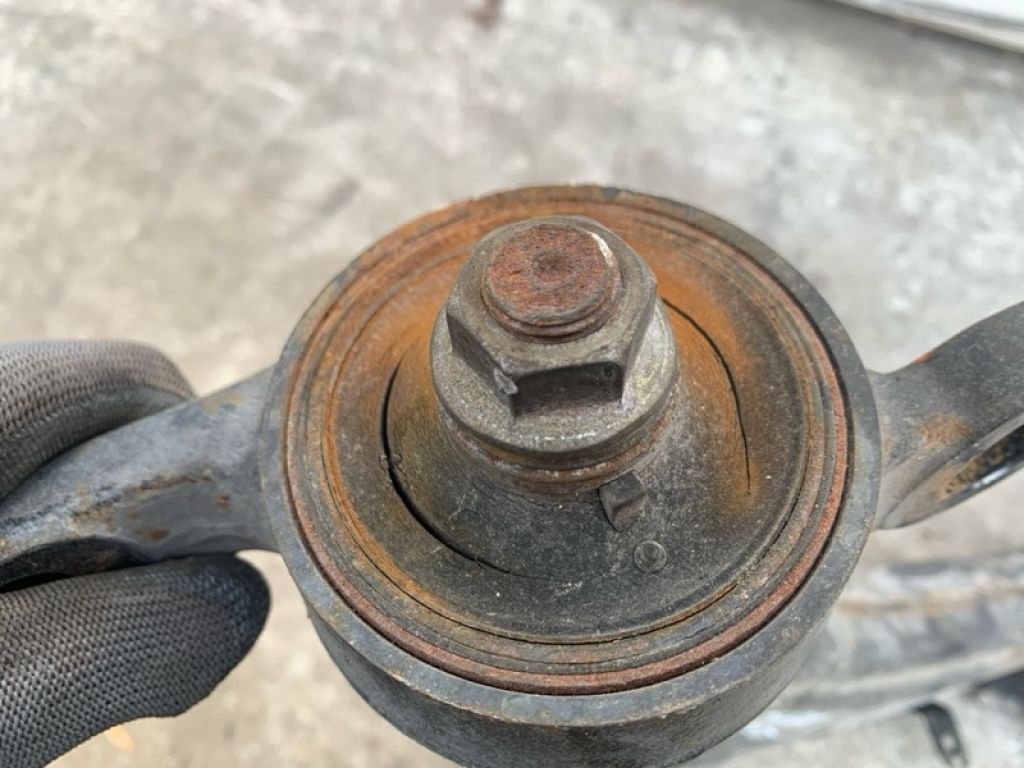 48640-50050 | Важіль передньої підвіски нижній лів. LEXUS LS430 00-06 - Фото 5