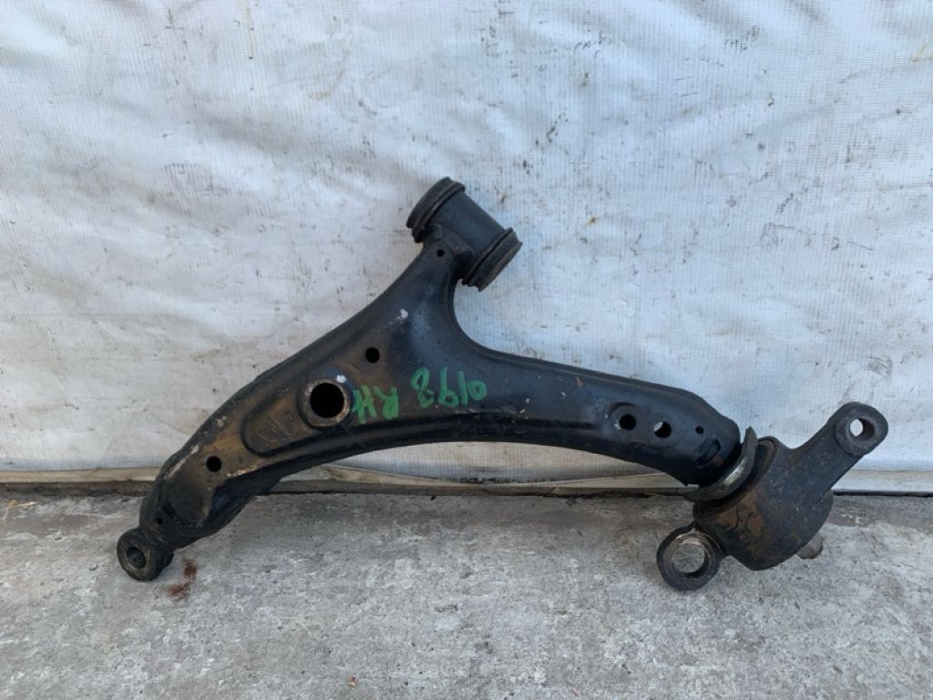 48620-50050 | Важіль передньої підвіски нижній прав. LEXUS LS430 00-06 - Фото 3