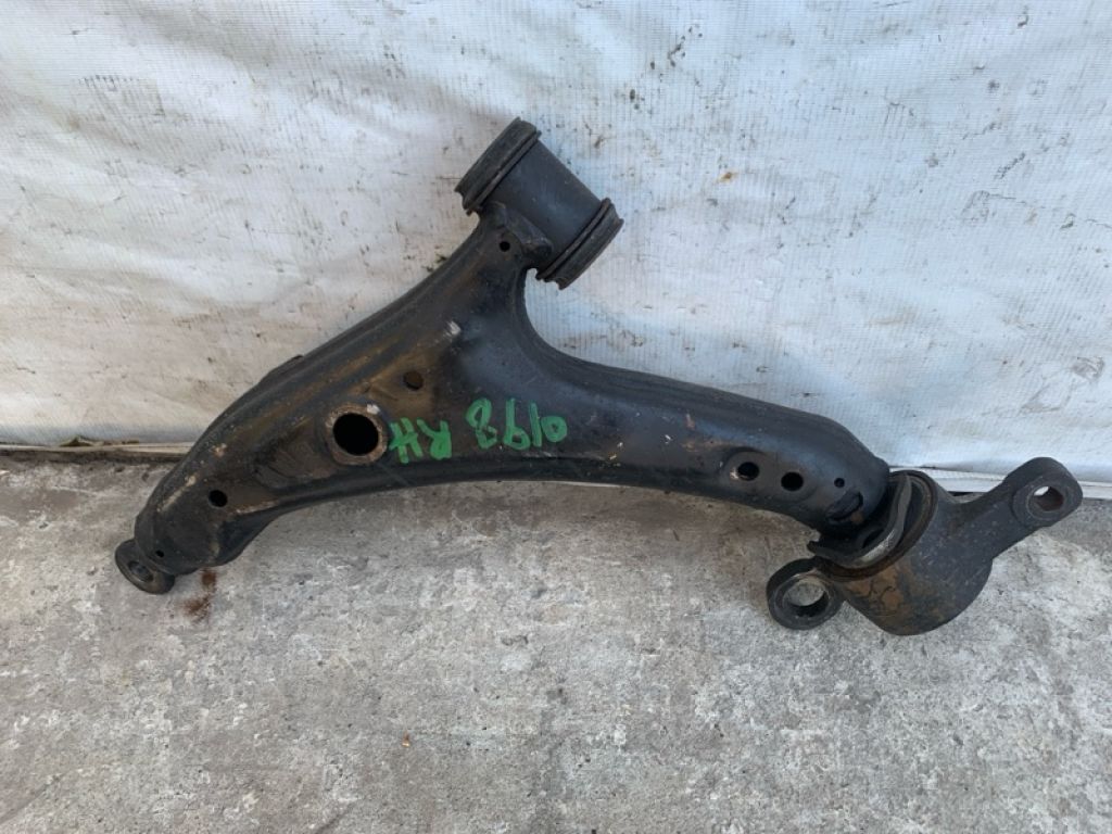 48620-50050 | Важіль передньої підвіски нижній прав. LEXUS LS430 00-06 - Фото 4