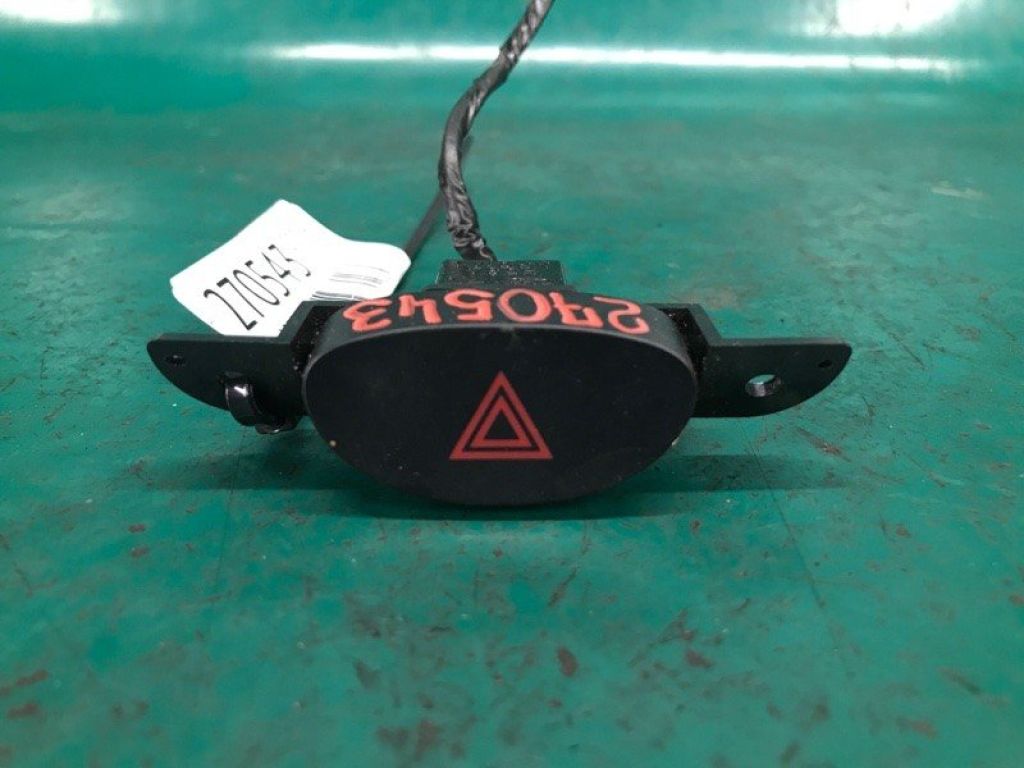 83037XA00A | Кнопка аварійної сигналізації SUBARU TRIBECA B10 07-13