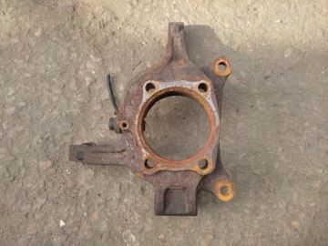 Кулак поворотный прав. MITSUBISHI ECLIPSE 05-08